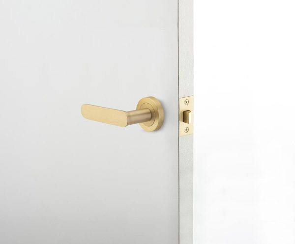 Bronte Door Lever On Round Rose Passage – Customise To Your Needs Architectural Door Hardware